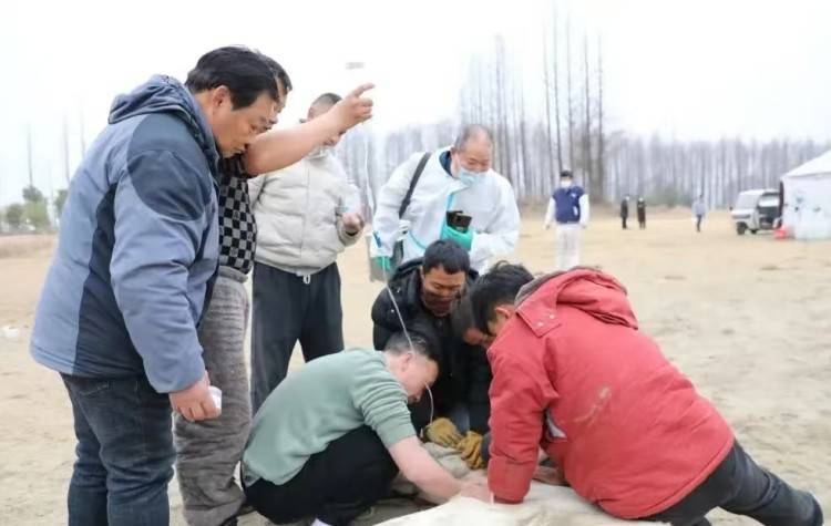 跳江救人的“白龙”马不幸死亡：突发肠道疾病，非救人呛水所致